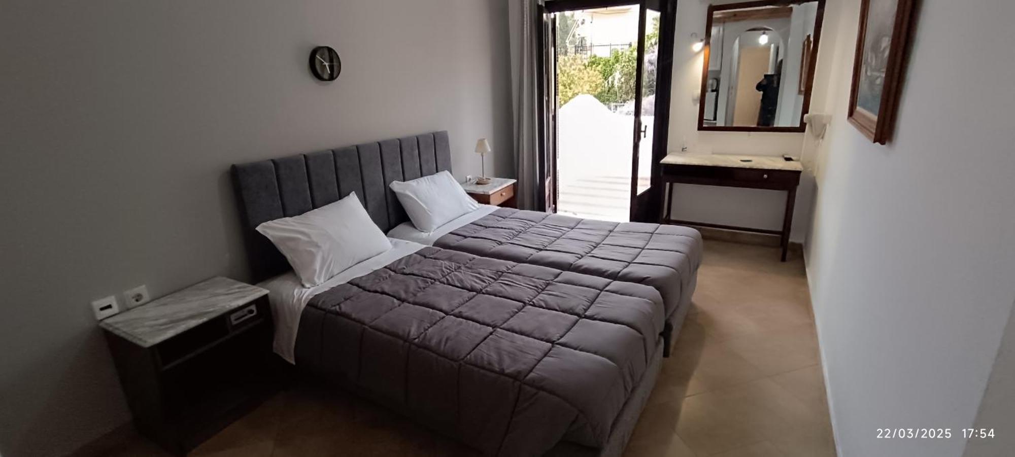 Odysseas Hotel Samos Esterno foto